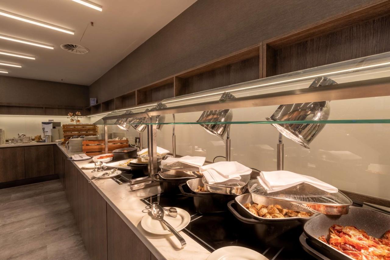 Radisson Blu Hotel ארפורט מראה חיצוני תמונה