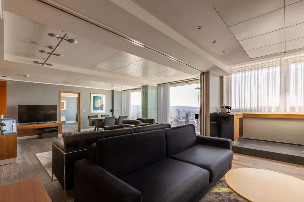 Radisson Blu Hotel ארפורט מראה חיצוני תמונה