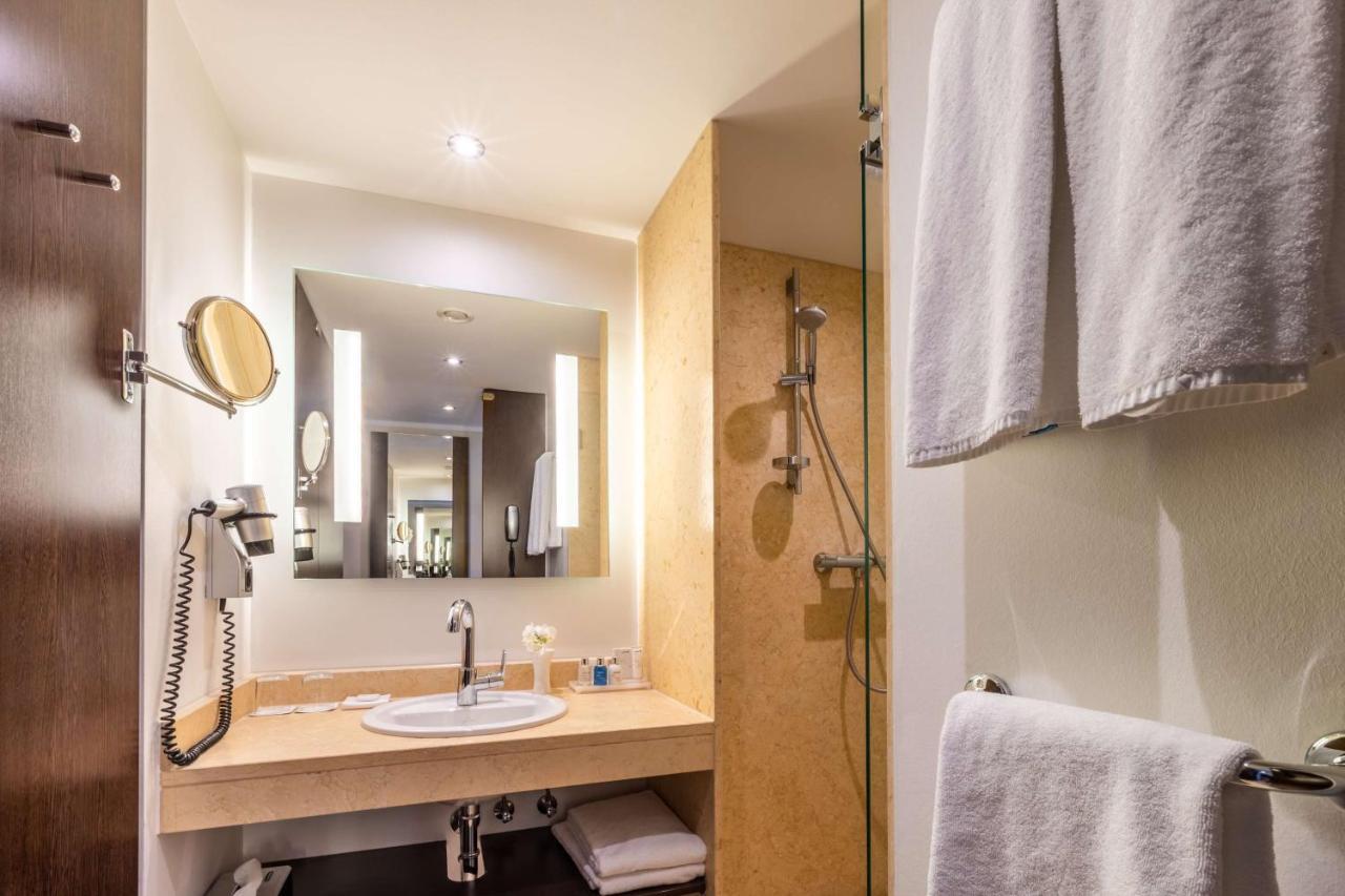 Radisson Blu Hotel ארפורט מראה חיצוני תמונה