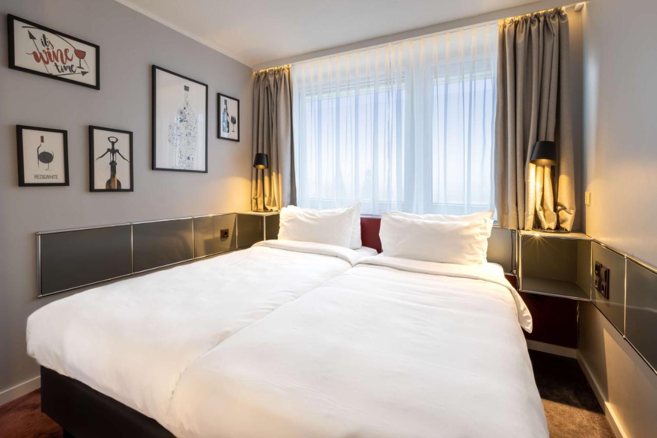 Radisson Blu Hotel ארפורט מראה חיצוני תמונה