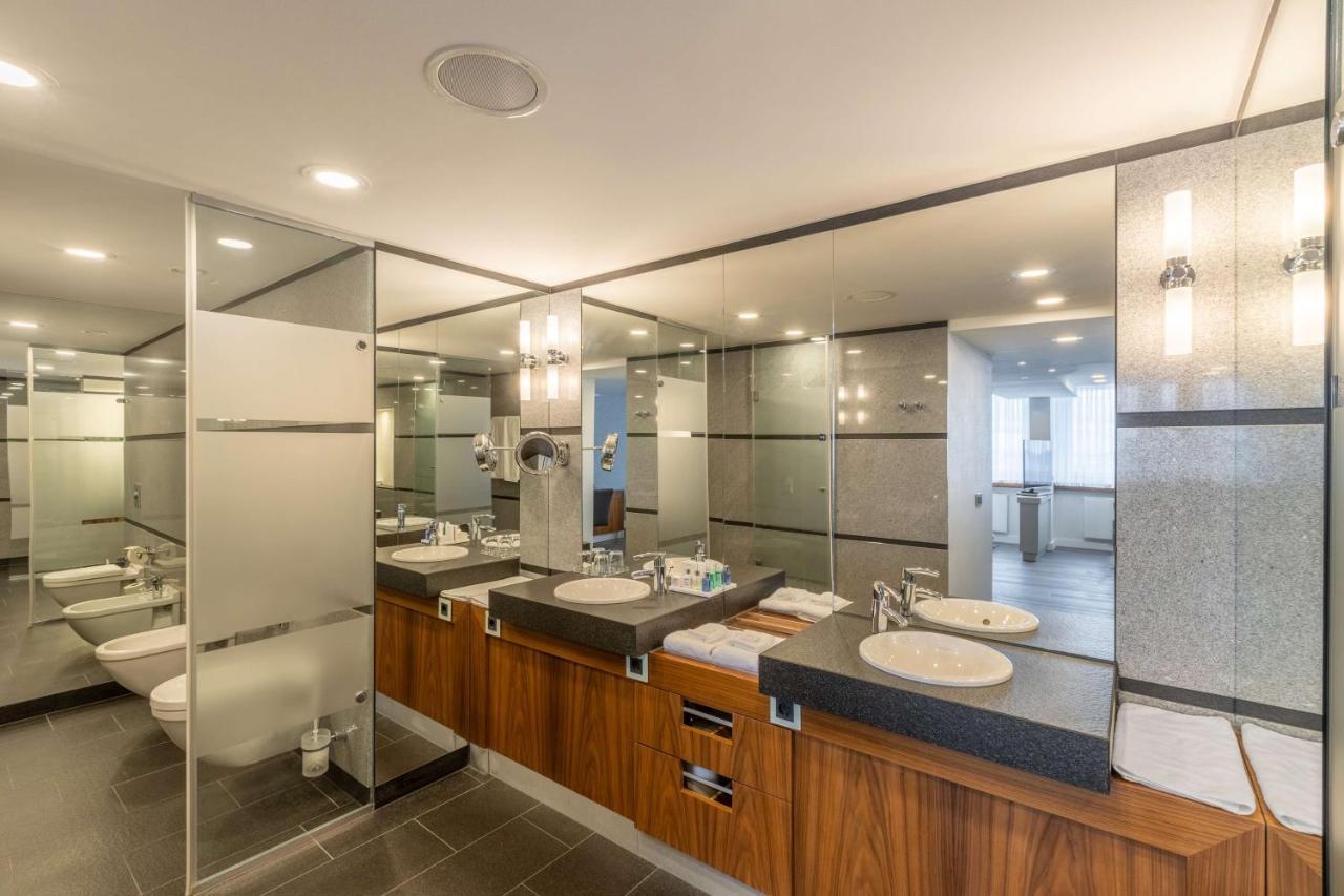 Radisson Blu Hotel ארפורט מראה חיצוני תמונה